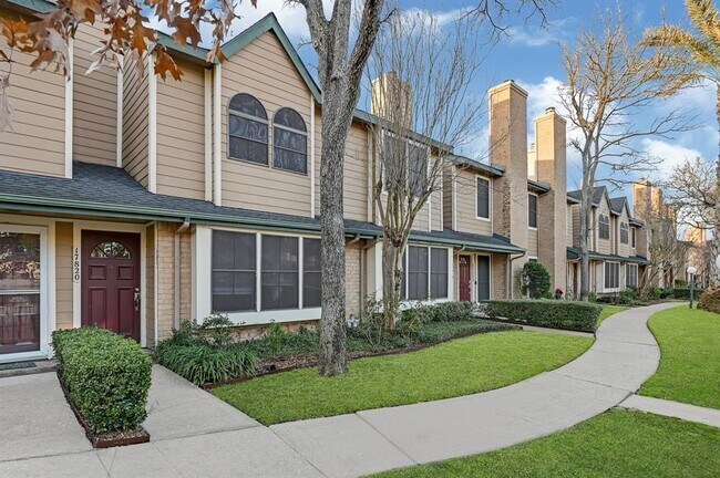 Foto del edificio - 17820 Kings Park Ln