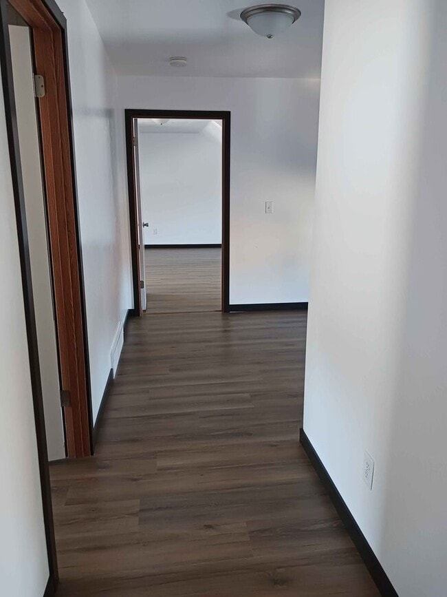 Building Photo - 1260 Day St