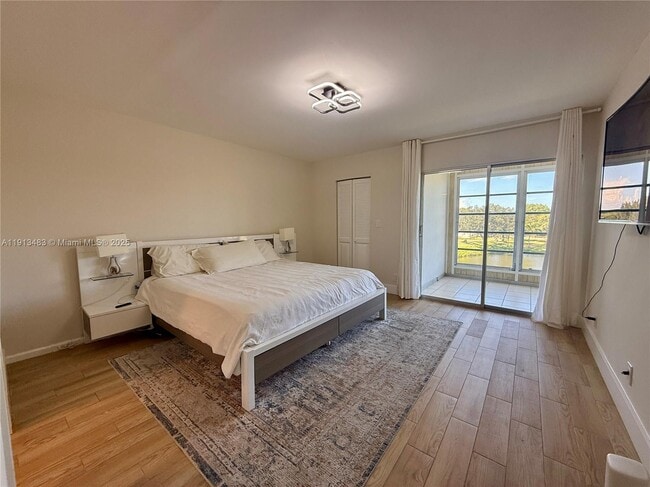 Building Photo - 4301 Martinique Cir