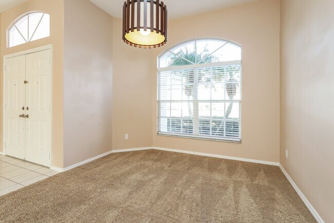 Foto del edificio - 3712 72nd Ave Cir E