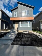 Building Photo - 7427-7106 106 St