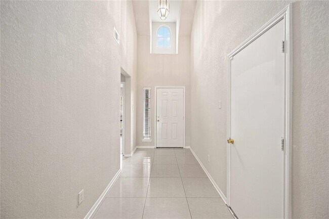 Building Photo - 6439 Hardwood Dale Way Dr
