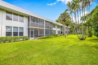 Building Photo - 4200 Oaks Terrace