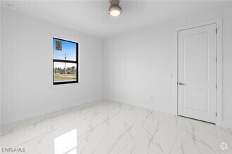 Building Photo - 1639 NW 33rd Ave