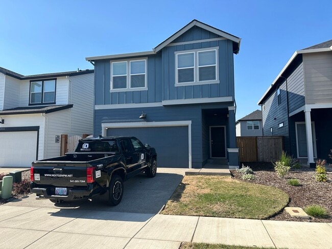 Newer 4 bedroom 2.5 bathroom house! - Newer 4 bedroom 2.5 bathroom house!