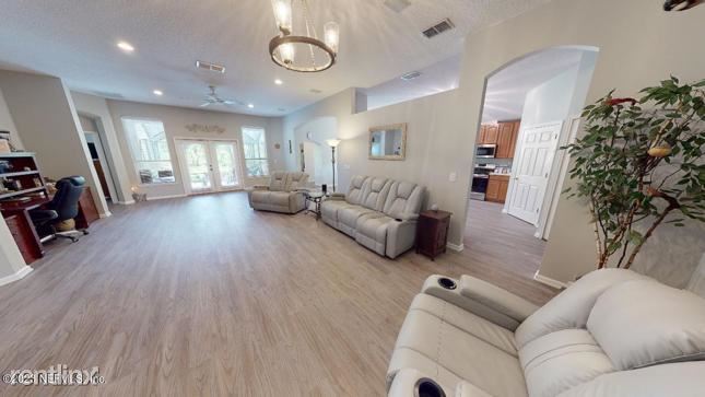 Foto del edificio - 4 br, 3 bath House - 1371 R Samantha Cir E
