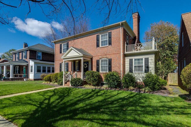 Foto del edificio - 4524 Fitzhugh Ave