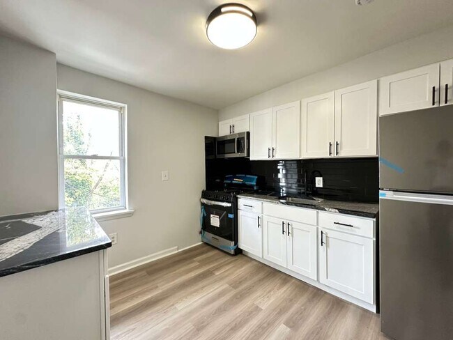 Foto del edificio - 5809 N Lambert-