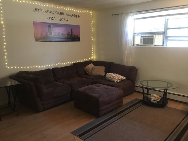 Living room - 8 Robinwood Avenue