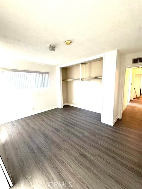 Building Photo - 5125 N Nearglen Ave