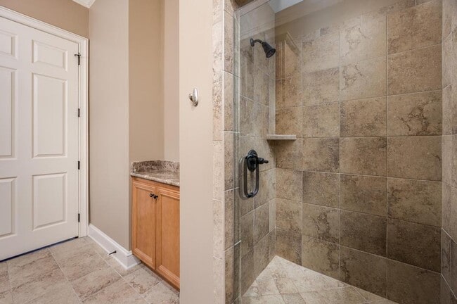 Bathroom - The Gateway Village