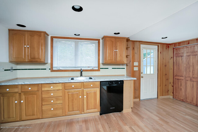 Building Photo - 37 Trenton Lakewood Rd