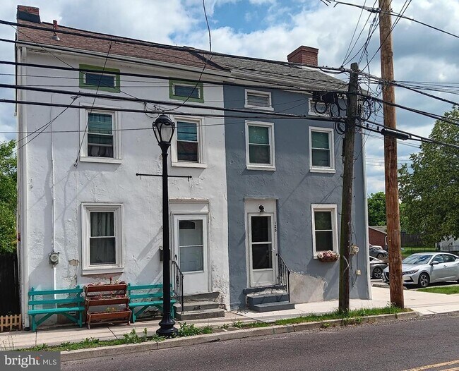 Building Photo - 128 High St