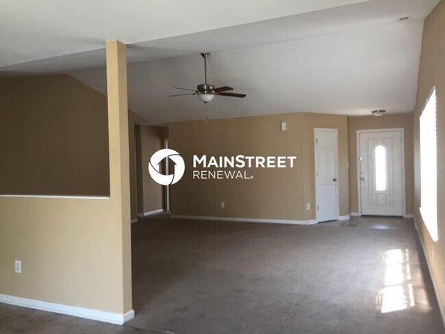 Foto del edificio - 3 Bedroom Pet-Friendly Home in Indianapoli...