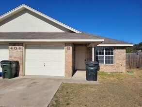 Building Photo - 404 Dale Ave