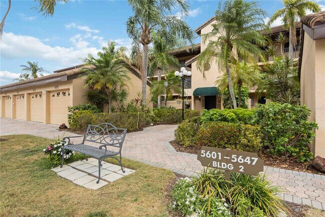 Foto del edificio - 5627 Ashton Way