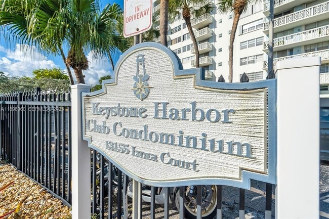 Building Photo - 13155 Ixora Ct