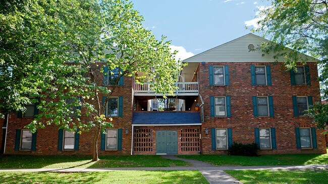 Building Photo - 1655 6th Ave