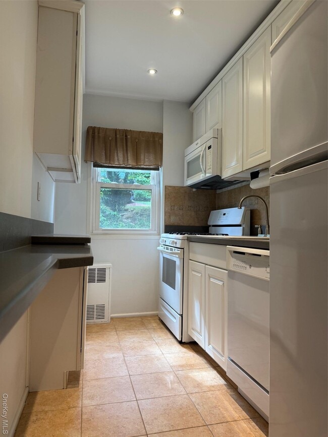 Building Photo - 103 Wiltshire Rd