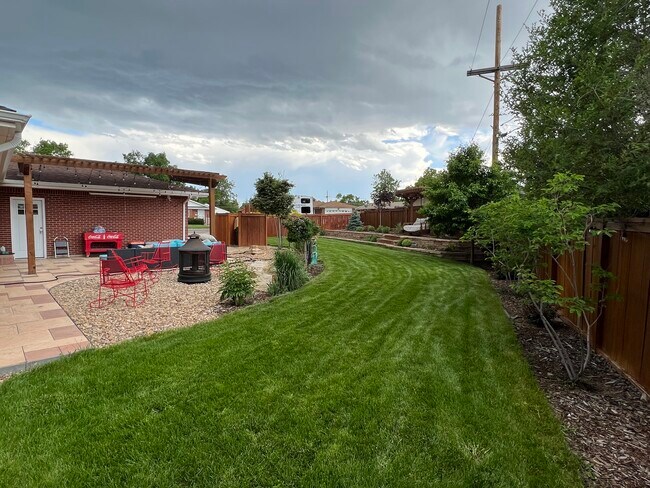 Building Photo - 1851 Jolene Dr