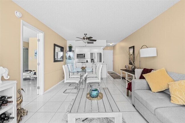 Foto del edificio - 525 N Ocean Blvd