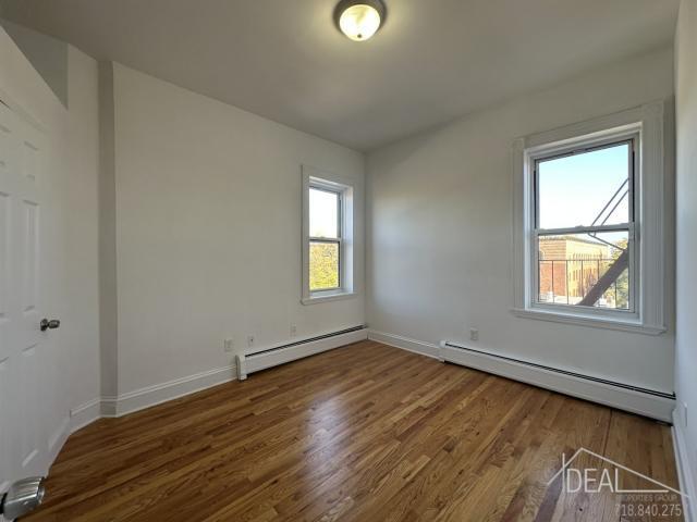 Foto del edificio - 2 bedroom in brooklyn NY 11238