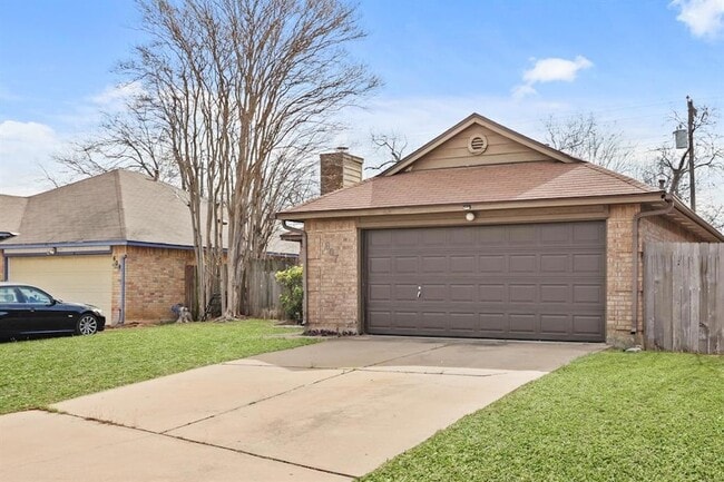 Building Photo - 607 Saunders Dr
