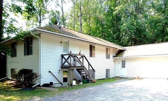 Foto del edificio - 222 Sapsucker Woods Rd