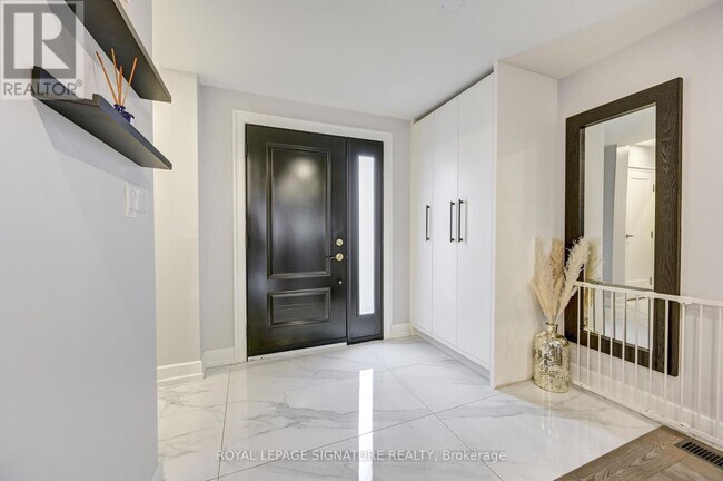 Building Photo - 3035 Saracen Ct