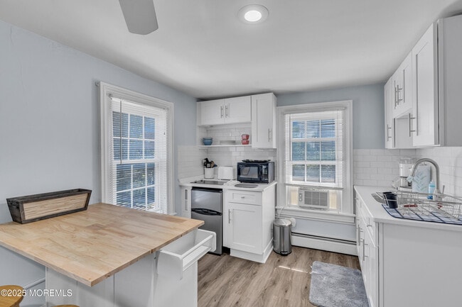 Building Photo - 128 Mt Hermon Way