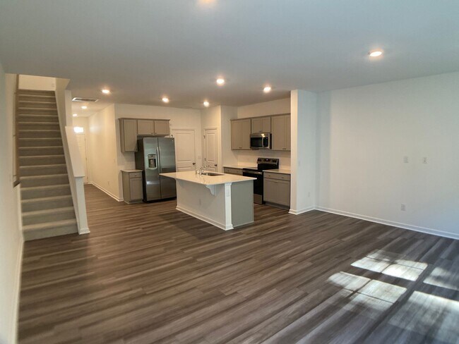 Foto del edificio - Brand New Townhome in Lawson Townes, Haw River, NC
