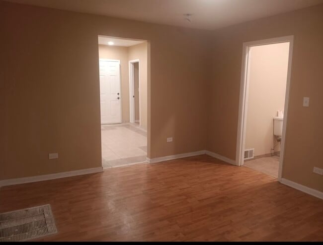 Foto del edificio - 5005 W Chicago Ave