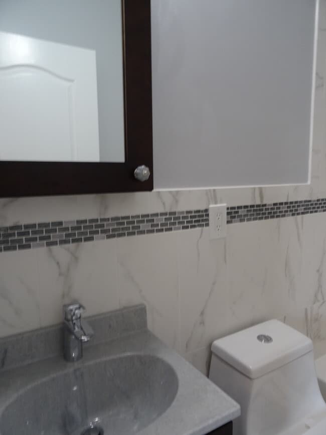 Building Photo - 44 Charles St