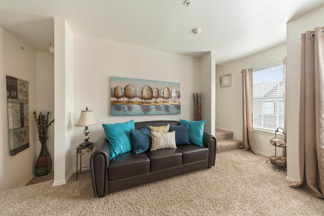 Spacious Living Area - The Bristol Apartments