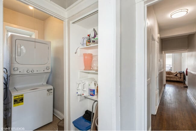 Building Photo - 1436 E 71st Pl