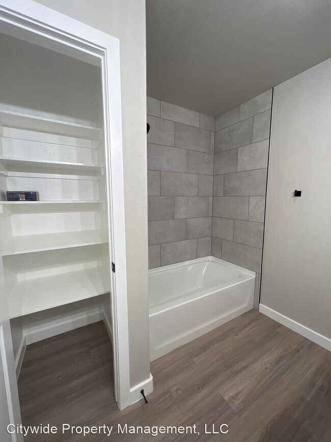 Foto del edificio - 3 br, 2 bath House - 7318 E Co. Rd 99 1/2