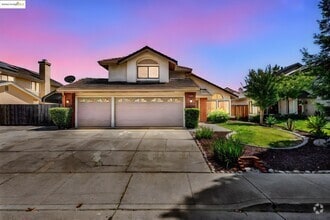 Building Photo - 4820 Ridgeview Dr