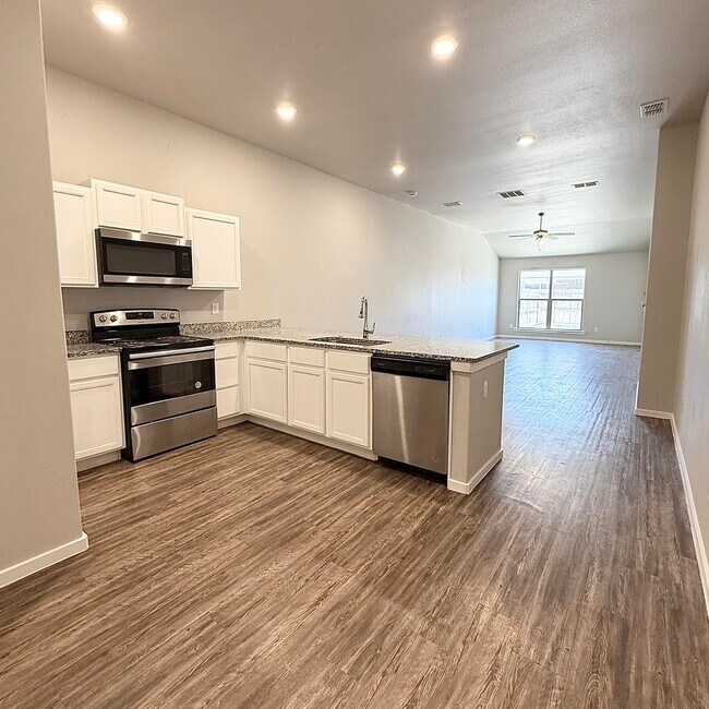 Foto del edificio - 2108 N Jayton Ave