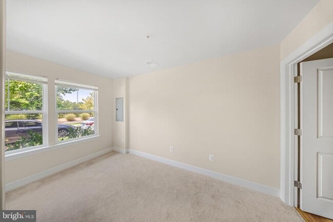 Building Photo - 3525 Carnaby St