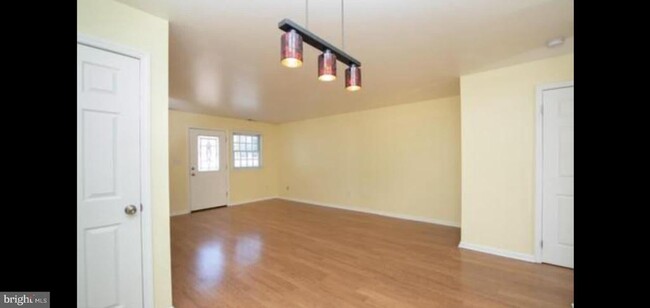 Foto del edificio - 104 Washington Ct