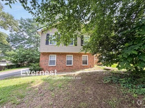 Building Photo - 737 Swamp Creek Dr