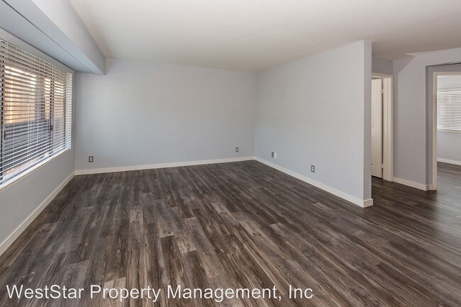 Building Photo - 910 Gaviota Ave