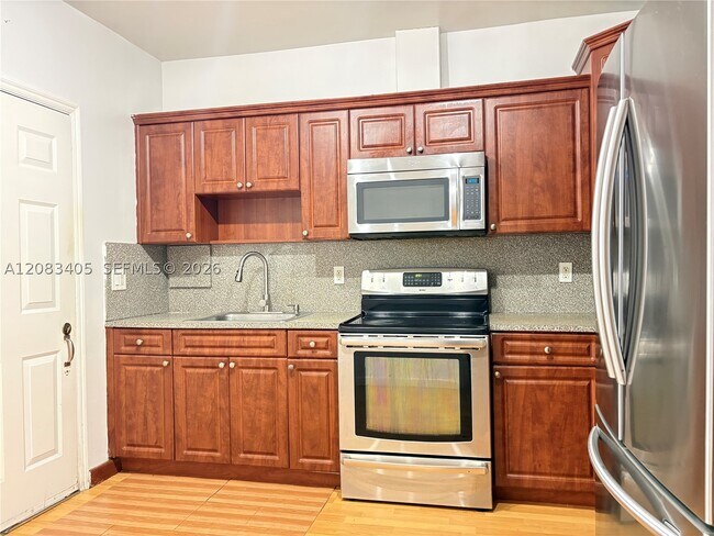 Foto del edificio - 700 SW 51st Ave