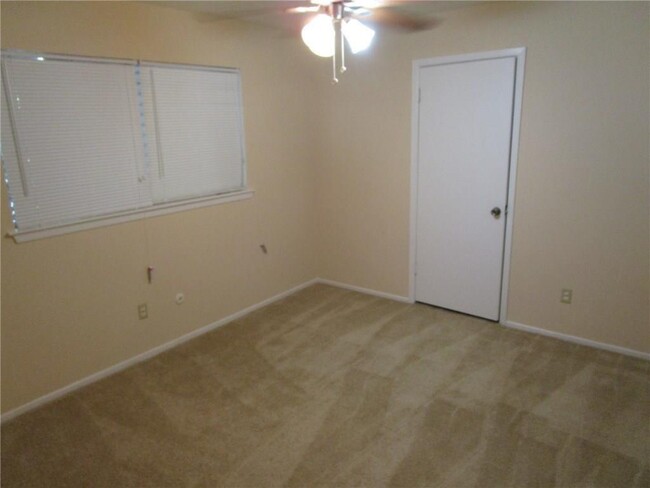 Building Photo - 2903 Las Vegas Trail