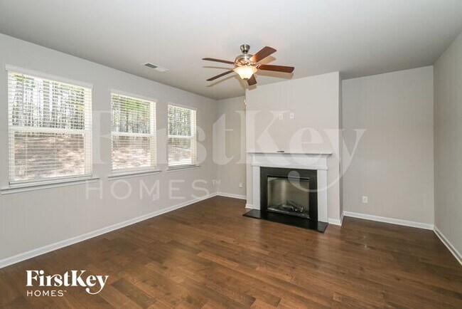 Foto del edificio - 6620 Sky Leaf Ln