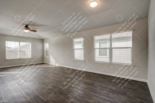 Foto del edificio - 4 br, 2 bath House - 111 Groves Ln