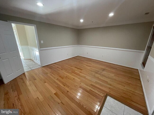 Foto del edificio - 5729 Goldfinch Ct