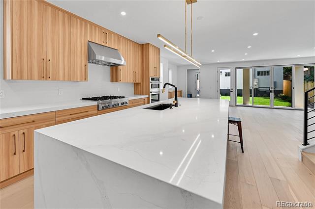 Building Photo - 300 S Franklin St