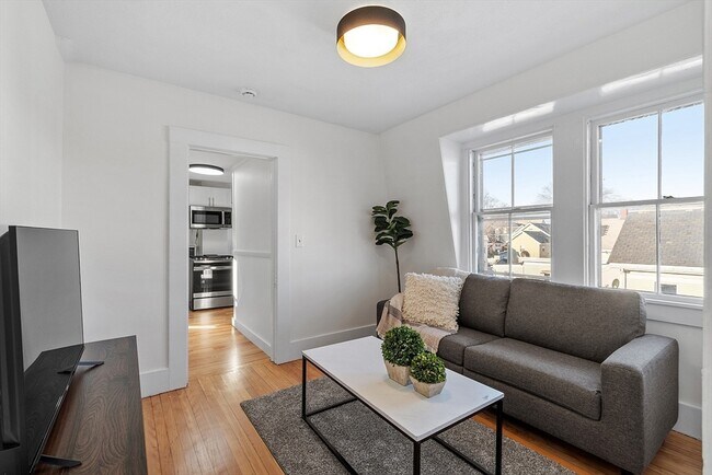 Building Photo - 54 Bonair St