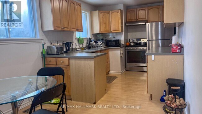 Building Photo - 758 Botany Hill Crescent